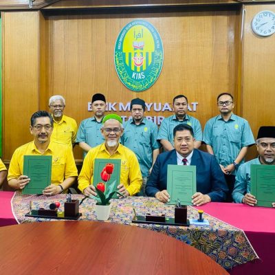 MAJLIS MENANDATANGANI PERJANJIAN SEWA PADANG SINTETIK DI KIAS