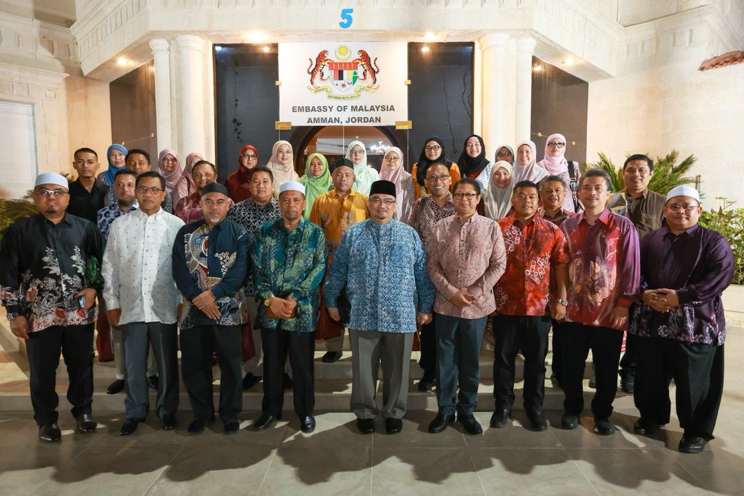 REKTOR KIAS MENYERTAI LAWATAN KERJA YB DATO’ TIMBALAN MENTERI BESAR KELANTAN DAN ROMBONGAN KE JORDAN DAN MESIR